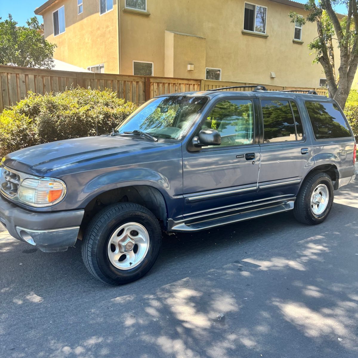 2000 Ford Explorer XLT