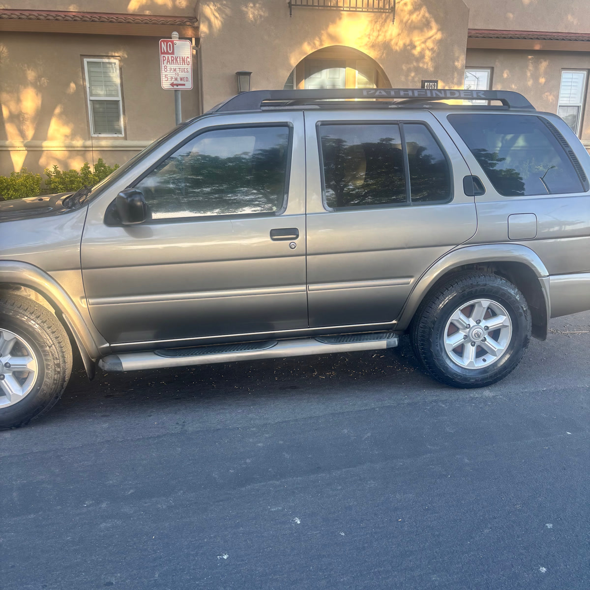 2004 Nissan Pathfinder SE